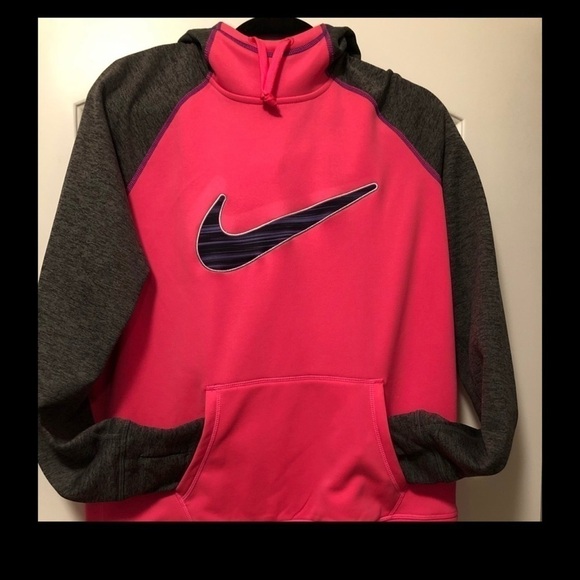 Nike Therma-fit hoodie kangaroo pockets - Picture 6 of 9